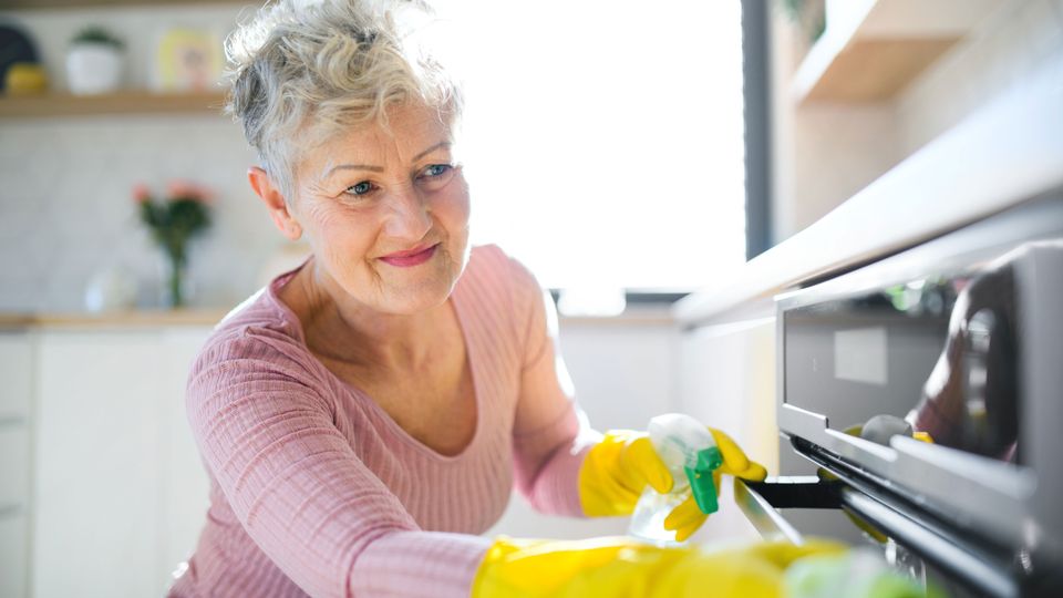 bäst rengöringsmedel för ugnen